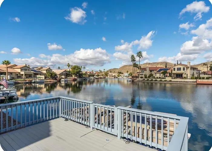 Country house Lakefront Retreat Free Heated Pool Game Glendale