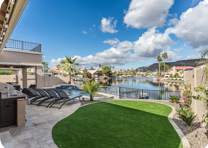 Country house Lakefront Retreat Free Heated Pool Game *