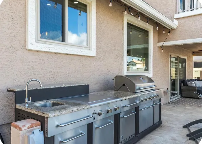 Country house Lakefront Retreat Free Heated Pool Game Glendale