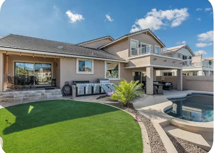 Lakefront Retreat Free Heated Pool Game *